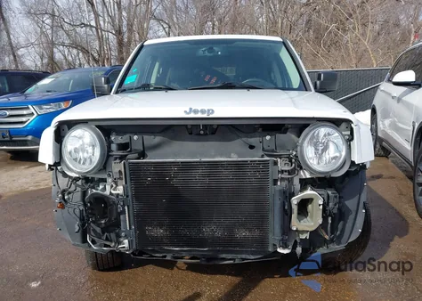 2016 Jeep Patriot High Altitude Edition z USA, uszkodzony, nr VIN 1C4NJRFB3GD501144